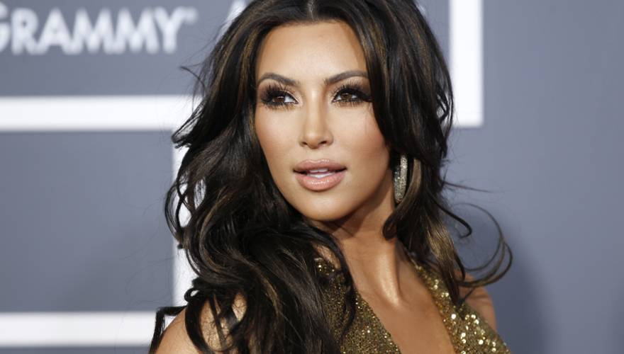 Δεν μπορείτε να φανταστείτε πόσα λεφτά παίρνει η Kim Kardashian για ένα της ποστ στο Instagram (φωτό)